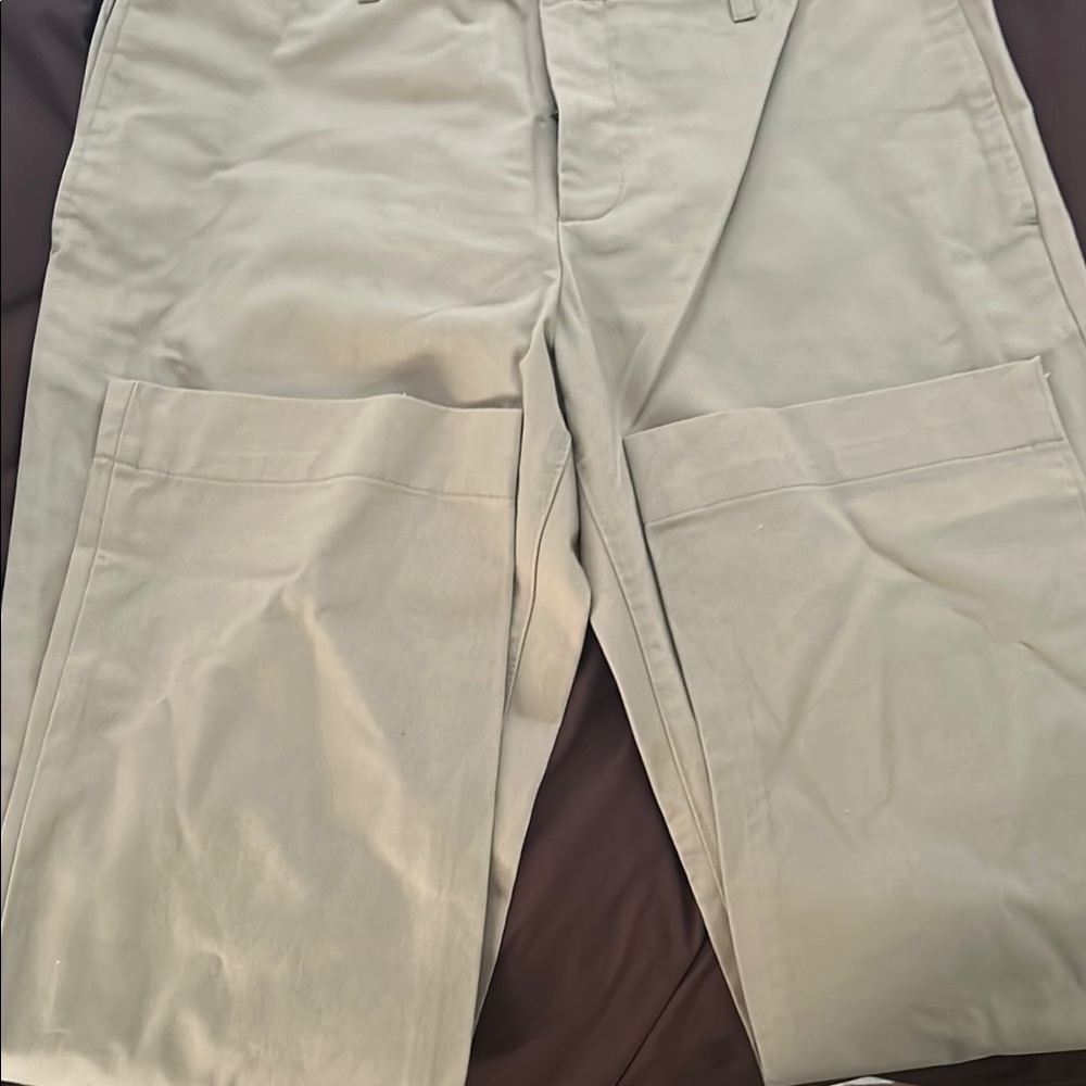 GAP Tan Cargo Pants with Classic Design